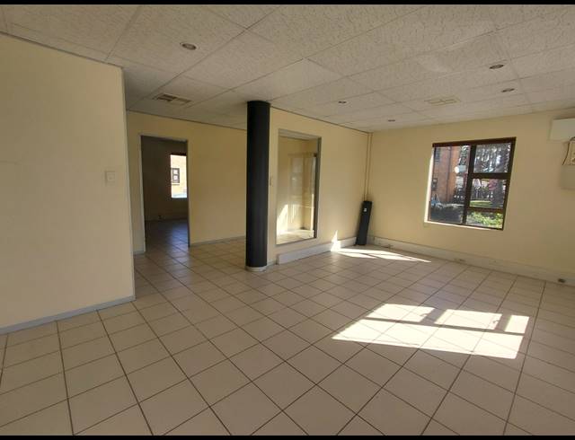 99M² OFFICE TO LET IN FOURWAYS